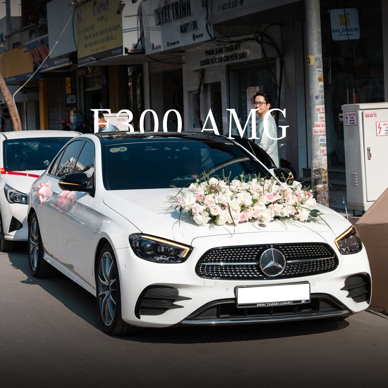 Cho thue xe hoa mercedes e300