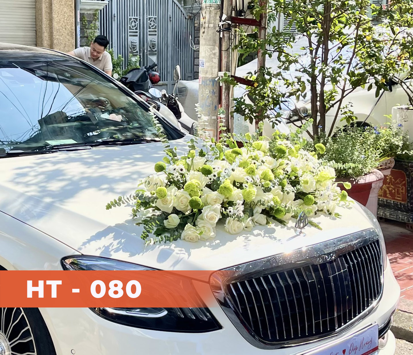 Hoa tươi trang trí 800.000đ - 1.200.000đ